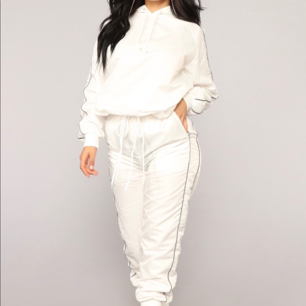 SOLD!!! Fashion Nova Flight set